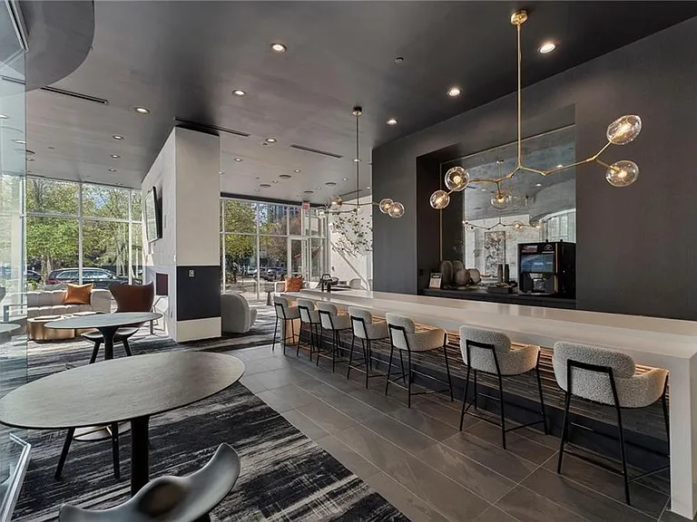 3324 Peachtree Rd NE #915 — Photo 38