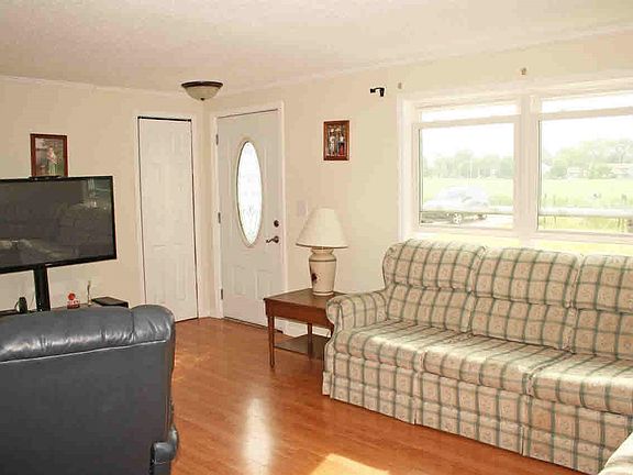 4th image of 6270 Suder Ave