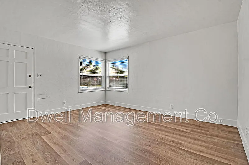 1 bed, 1.0 bath, 641 sqft, $1,850 — Photo 2