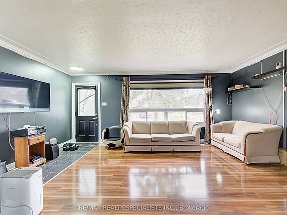 3rd image of 194 Holgate Rd