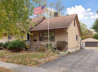 17 3rd Ave NE, Osseo, MN 55369