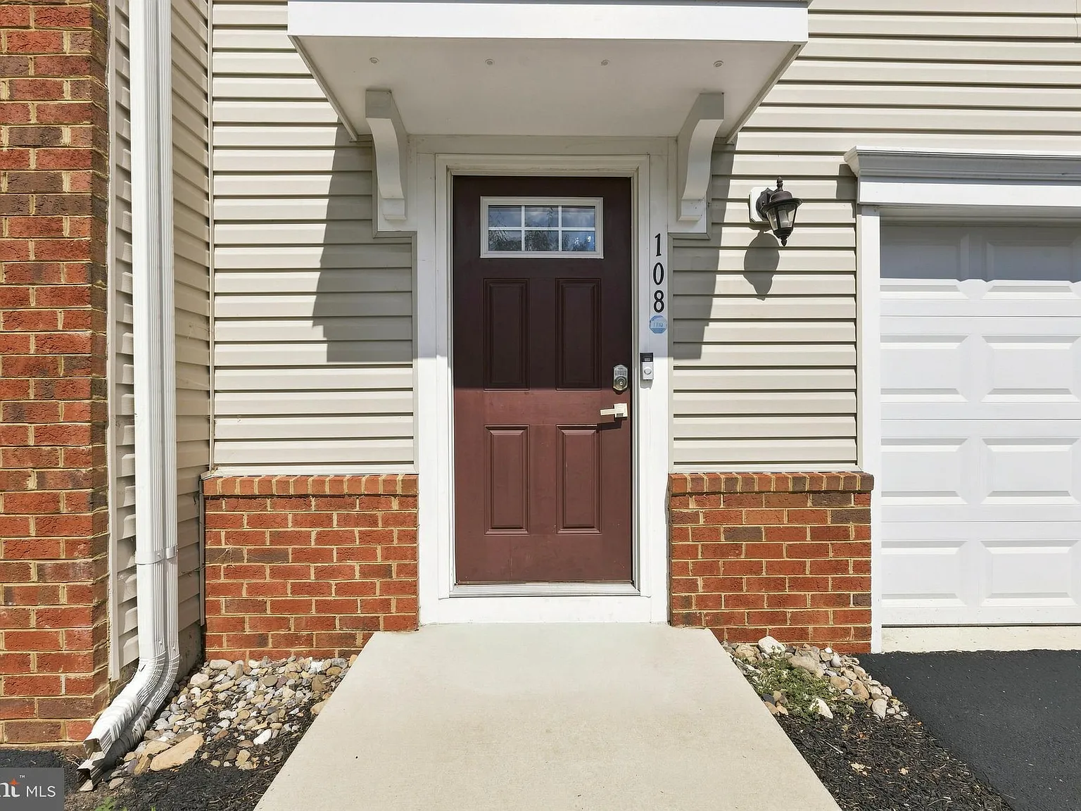 3 bed, 2.5 bath, 2290 sqft, $3,100 — Photo 3