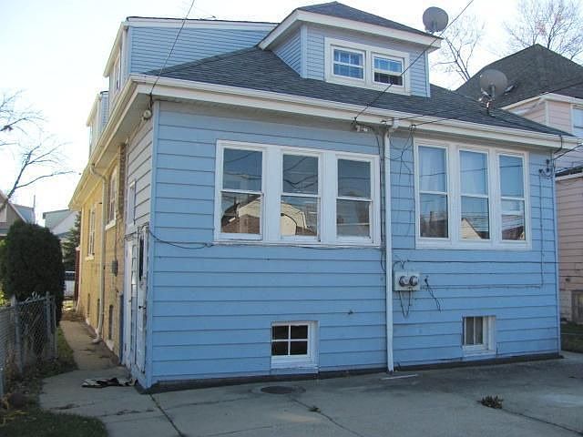2nd image of 4724 W Shakespeare Ave