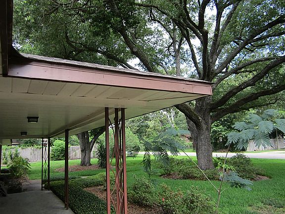 View from carport to front yard.