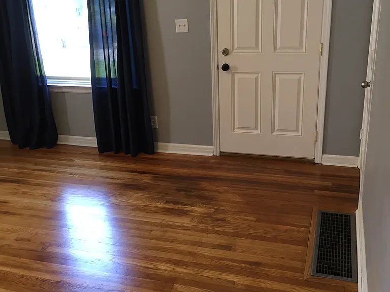2508 Meredith Dr — Photo 2