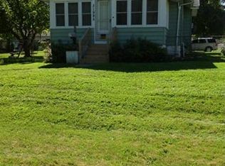 31995 Cambridge St, Garden City, MI 48135