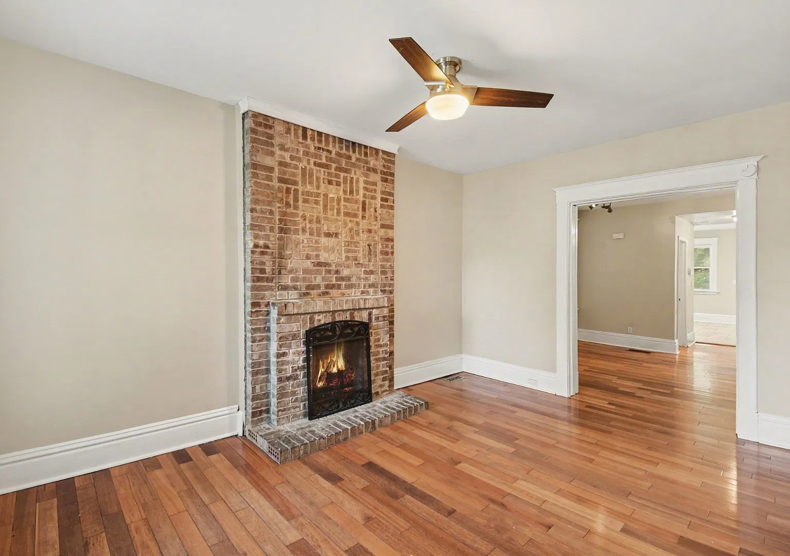 Modern 3-Bed Townhome with Balcony, Deck, and In-Unit Laundry in St. Louis 2,000 Sq Ft of Stylish... — Photo 3