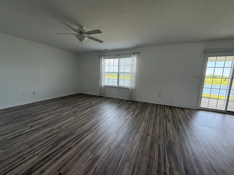 577 Freedom Dr — Photo 25