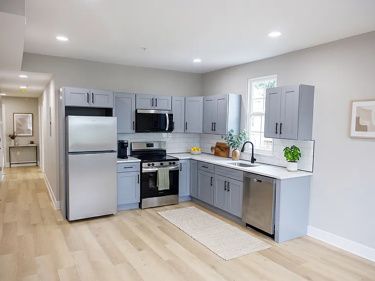 1201 Lindley Ave #4 — Photo 1