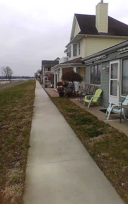 1st image of 13436 W Bank Dr NE