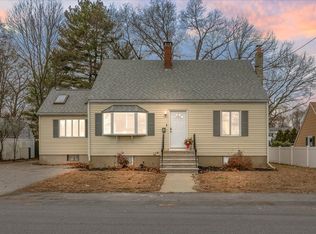 4 Maywood Ter, Woburn, MA 01801