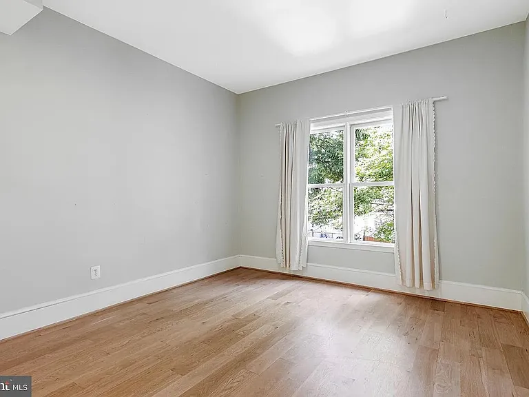 822 5th St NE — Photo 27