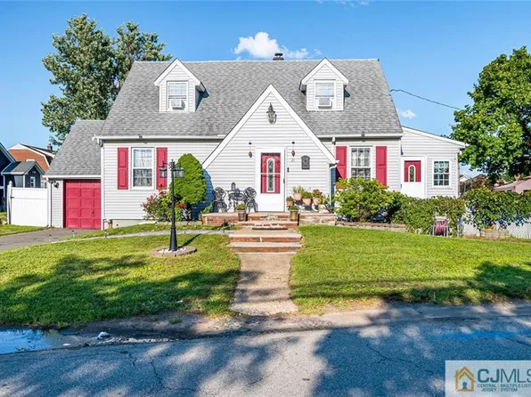 21 Jernee Mill Rd, Sayreville, NJ 08872