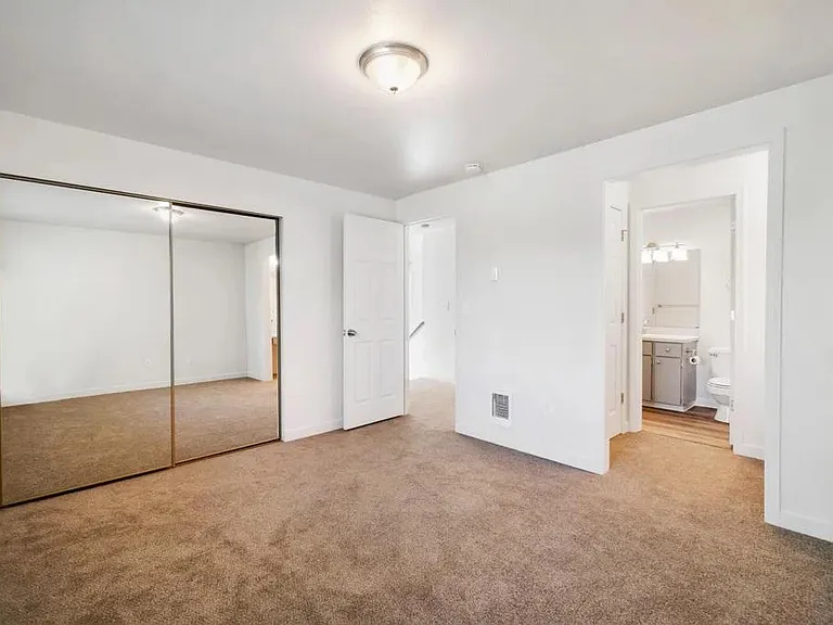 McKinley Court — Photo 14