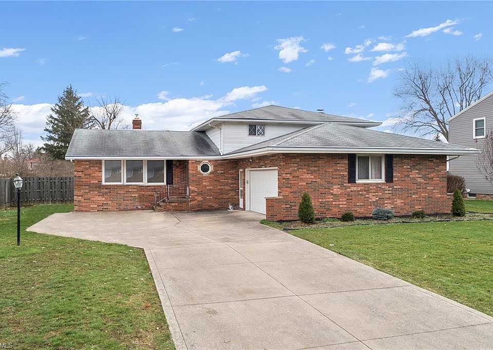 1st image of 8533 Oxford Dr