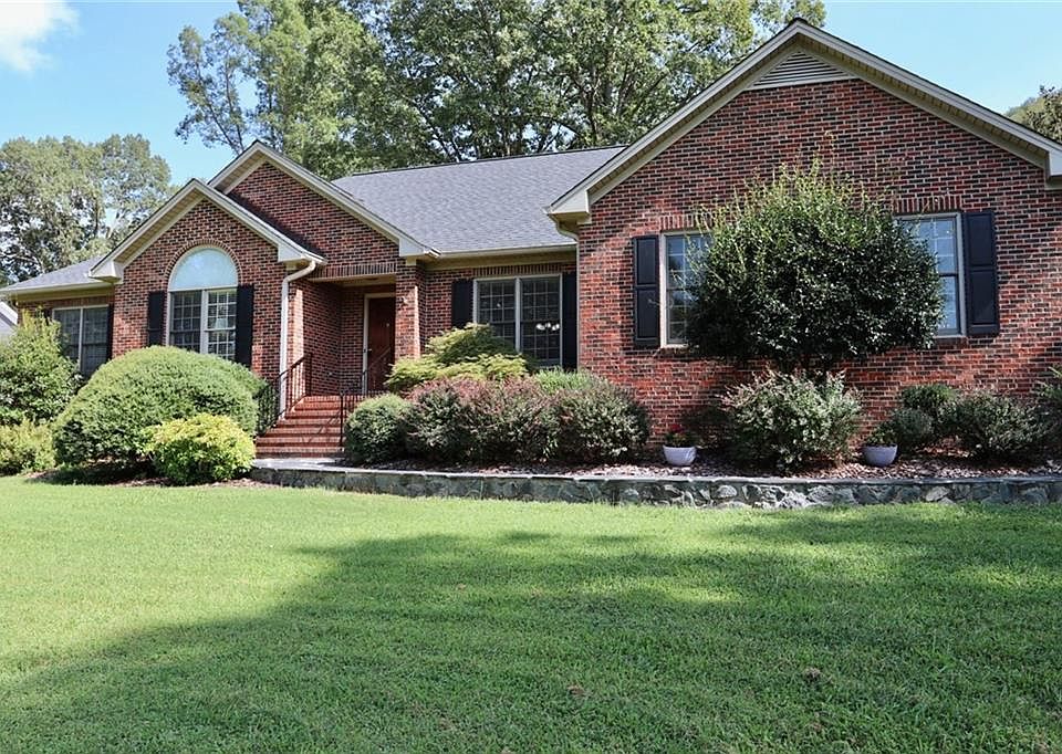 1st image of 2517 Millbrook Dr