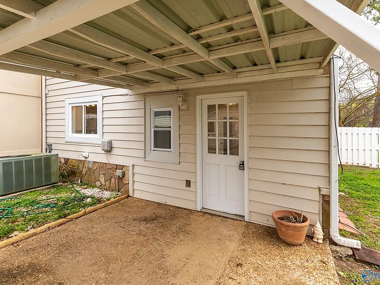 401 Hobbs Rd SE — Photo 12