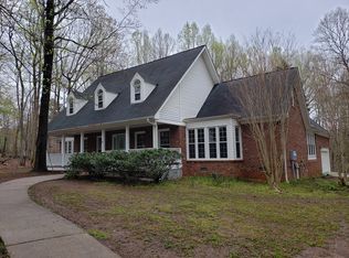 5501 Stonebridge Rd, Pleasant Garden, NC 27313