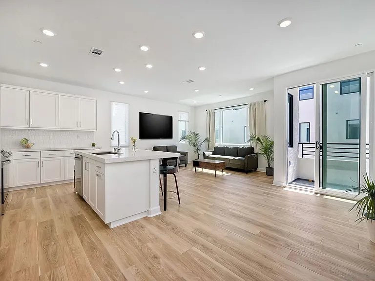 2301 Acara Cir #23013 — Photo 5