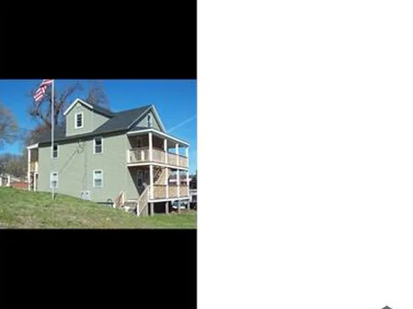 1142 Park St #A, Palmer, MA 01069