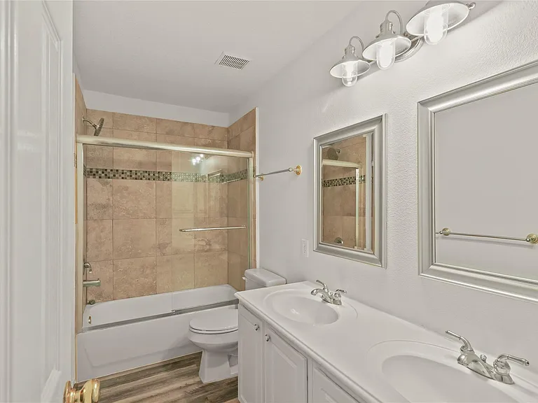 20510 Pioneer Bend Ct — Photo 35