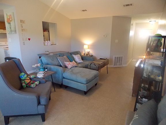 3rd image of 6939 Pinebrook Dr