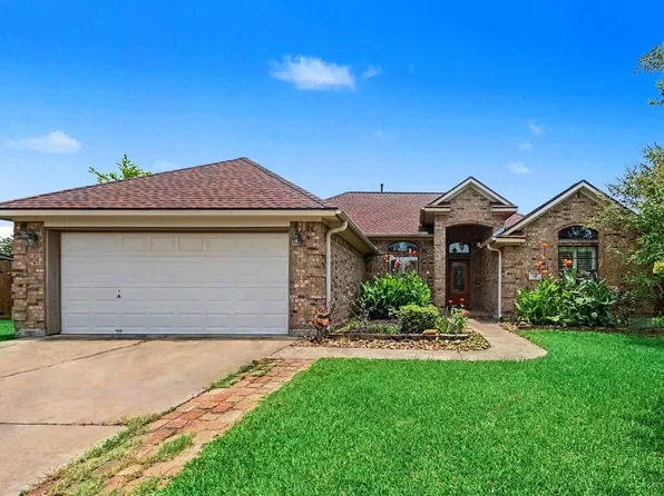 147 Eagle Nest Ct, Richwood, TX 77566