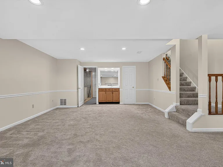 7259 Worsley Way — Photo 38