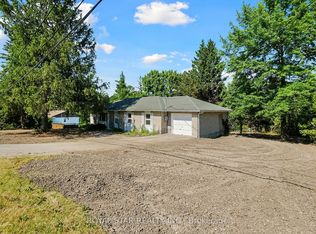 10 Delong Dr, Ottawa, ON K1J 7E6