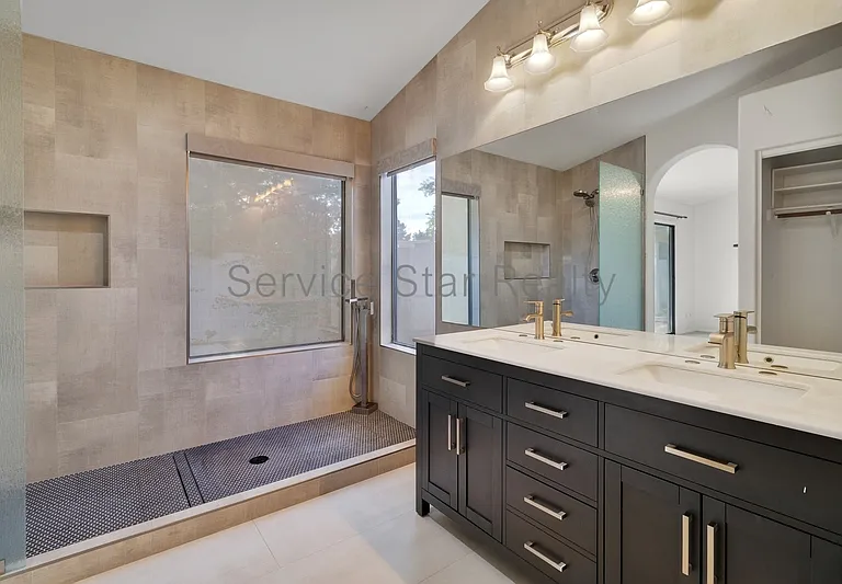 179 W Knox Rd — Photo 10