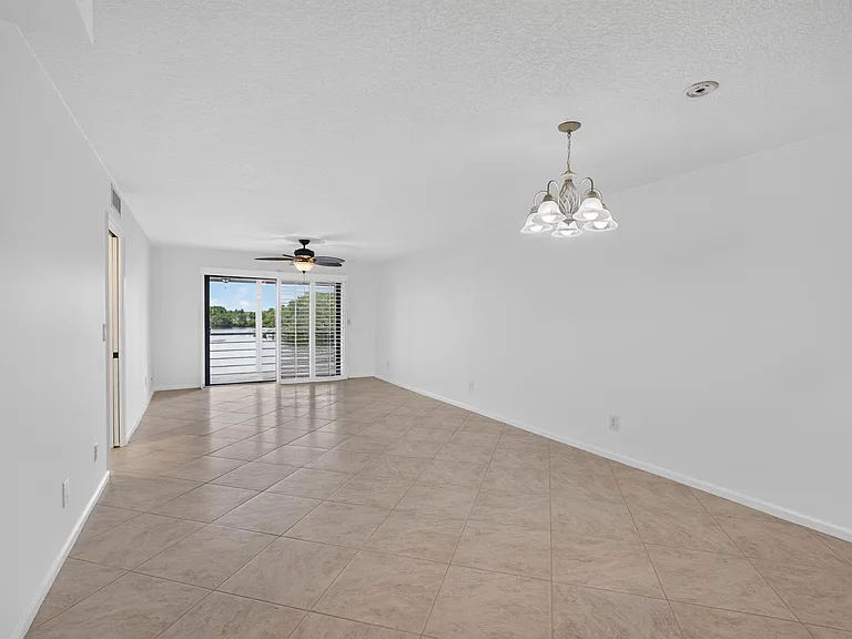 313 Lake Cir #311 — Photo 15