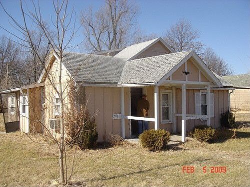 1st image of 708 S Vine St