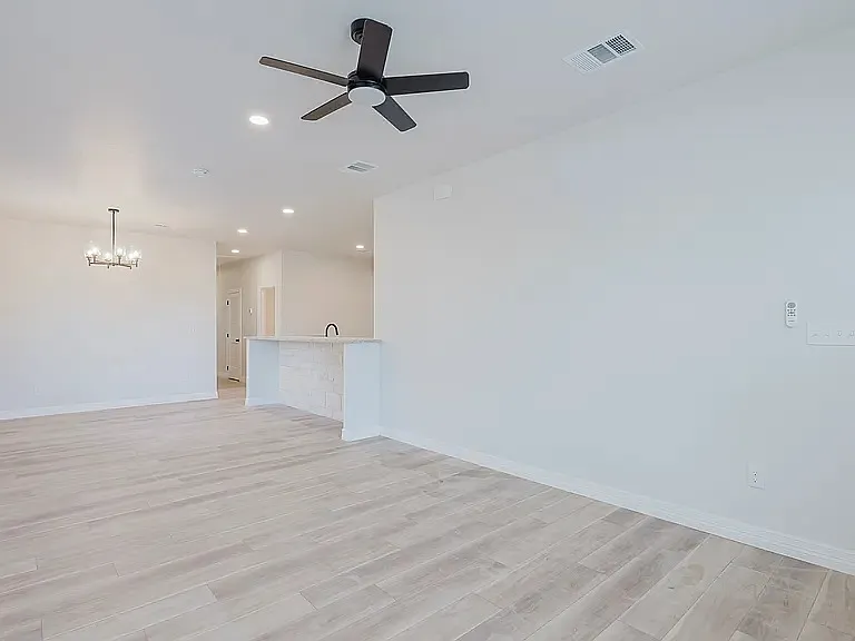701 Lisa Ln — Photo 13