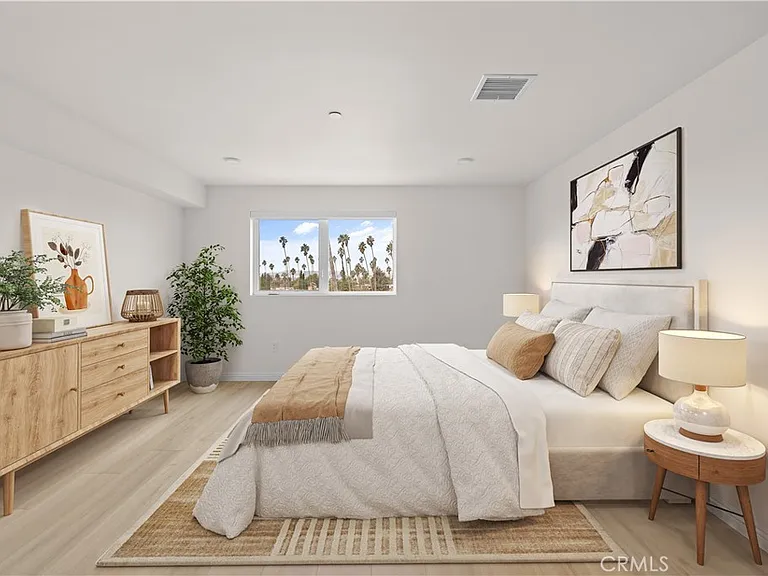 1818 S Norton Ave #403 — Photo 7