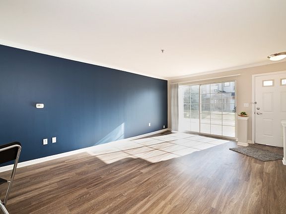 2nd image of 1010 Canterfield Pkwy W #0