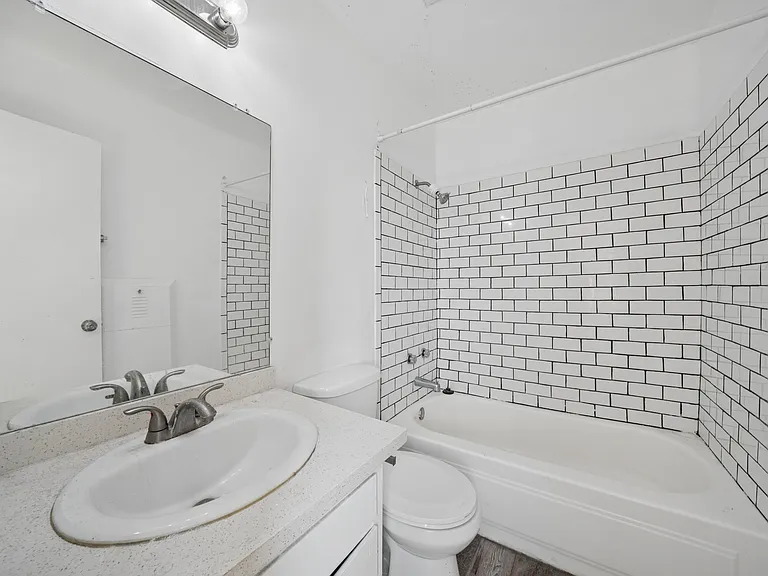 16900 Parthenia St #20 — Photo 14