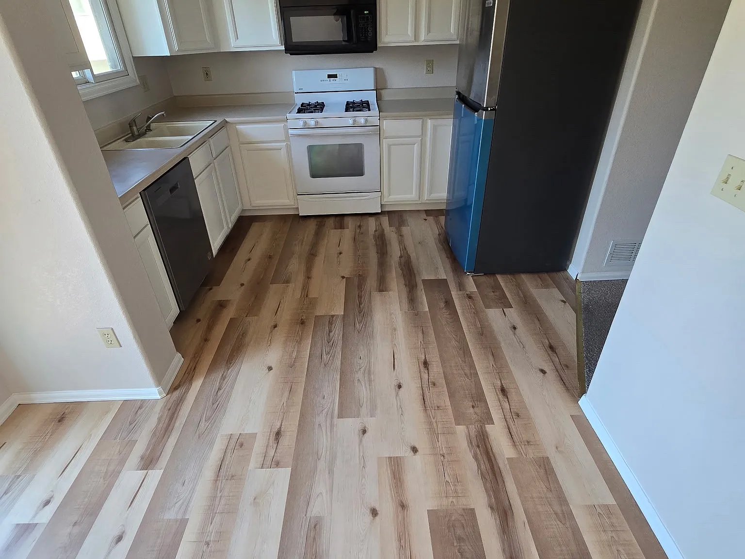 3 bed, 2.5 bath, 1728 sqft, $2,000 — Photo 4