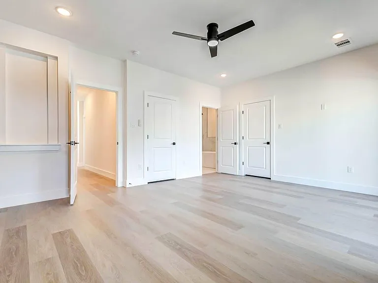 5636 Dolores St — Photo 23