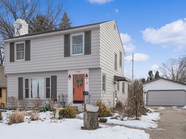 1736 Cambridge Dr SE, Grand Rapids, MI 49506