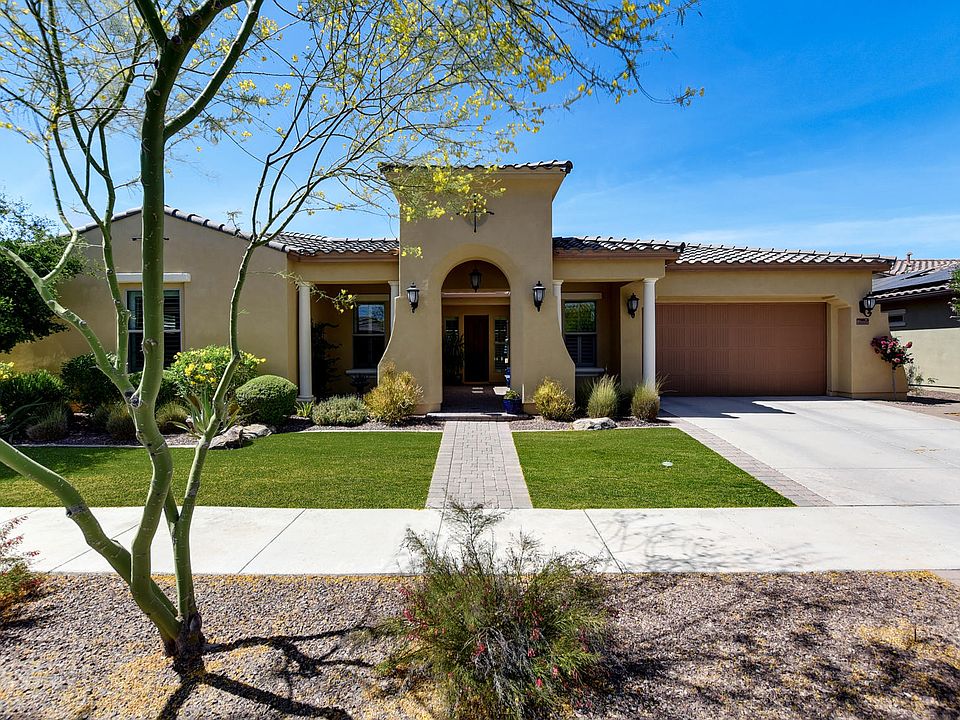 1st image of 20950 W Colina Ct