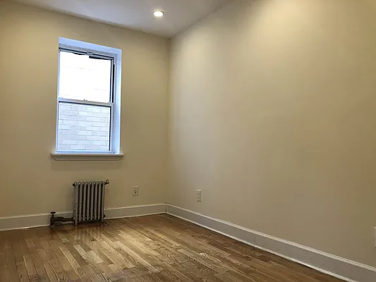 Rented by Premier Metro Realty Corp | media 8