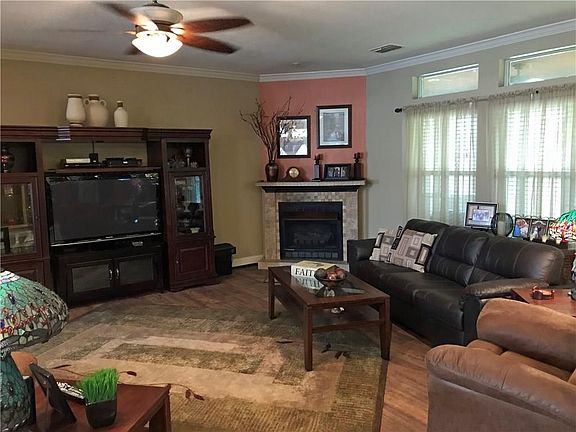 5th image of 808 Circle Dr