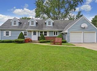 2028 Edgcumbe Rd, Saint Paul, MN 55116