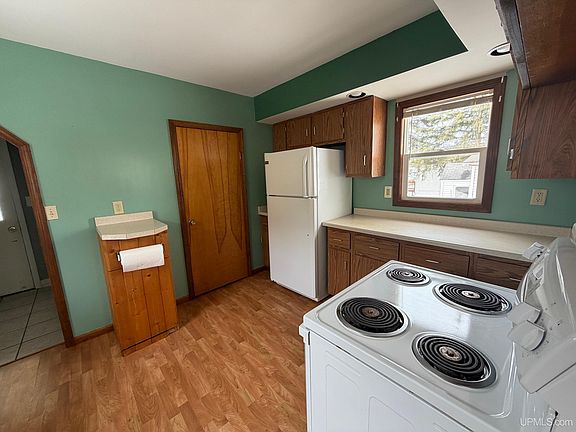 5th image of 515 E Margaret St