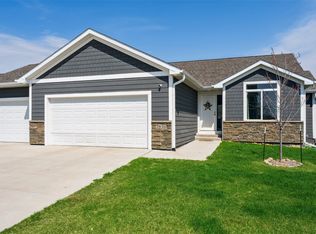2920 Prairieside Pl, Norwalk, IA 50211