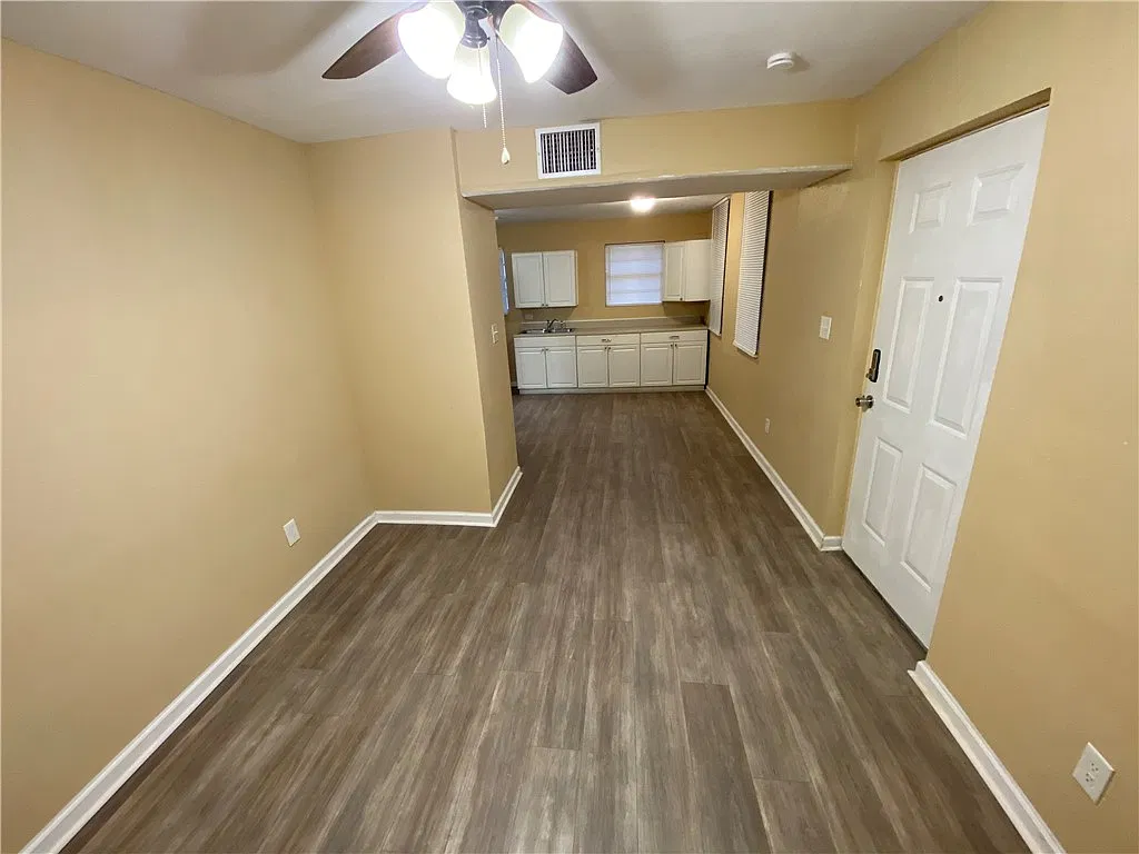 2 bed, 1.0 bath, 1000 sqft, $1,350 — Photo 3