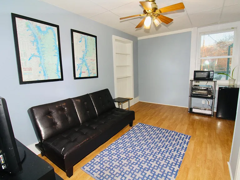 72 Lakeview Dr #6 — Photo 1