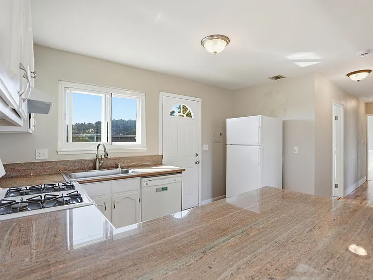840 Key Route Blvd #B — Photo 6