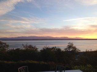 160 Lily Ln, Greenbank, WA 98253