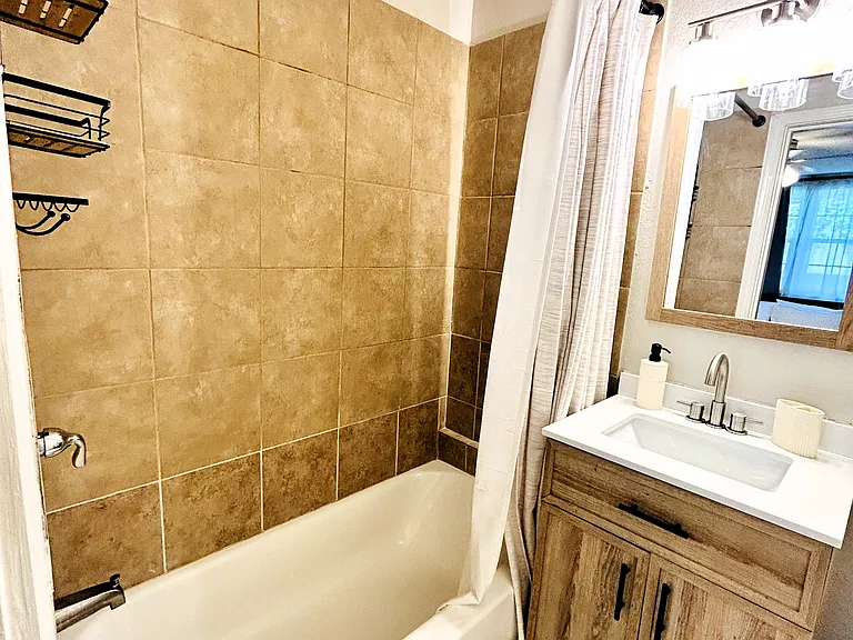1712 W Main St #4 — Photo 6